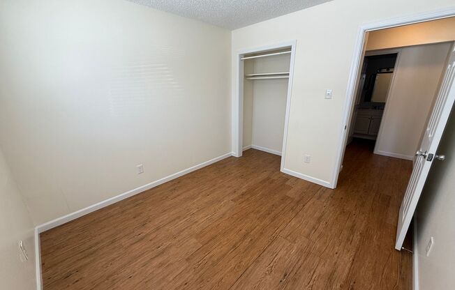 2 beds, 1 bath, 705 sqft, $765, Unit 837-Unit 2