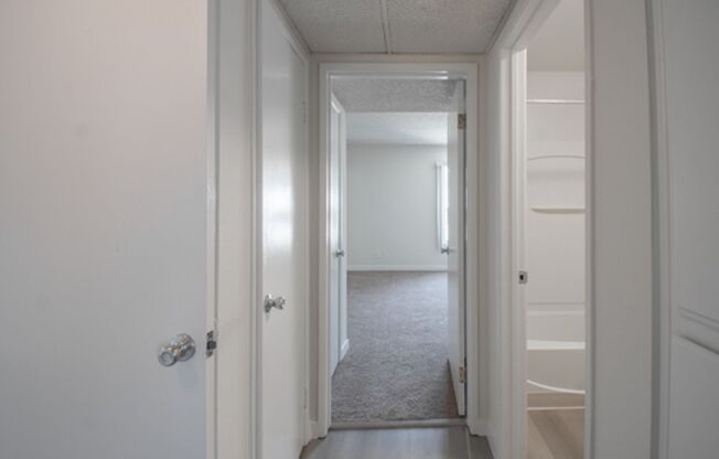 2 beds, 1 bath, $2,195, Unit 9