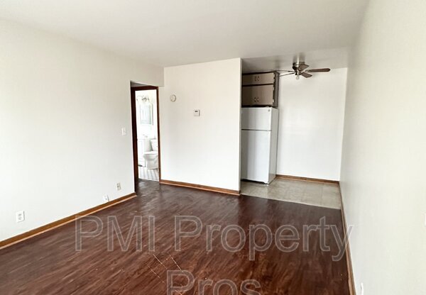 1981 W VILLARD AVE