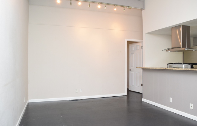 Updated Condo- 5601 Woodrow