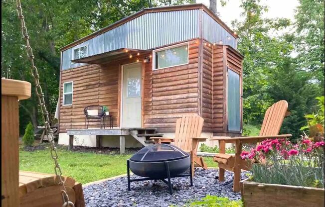 Charming 1BR Tiny House in Taylors