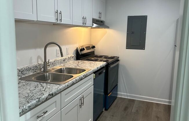 3 beds, 2 baths, 1,200 sqft, $2,295