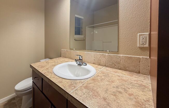 2 beds, 2 baths, 1,090 sqft, $1,600, Unit 501-05