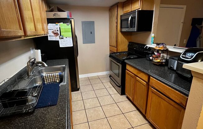 Large 3-bedroom 2 Bathroom in Robinwood!