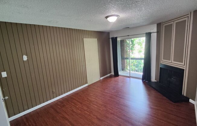 Large Private Guy Room Downtown ASAP - Balcony, Storage and more