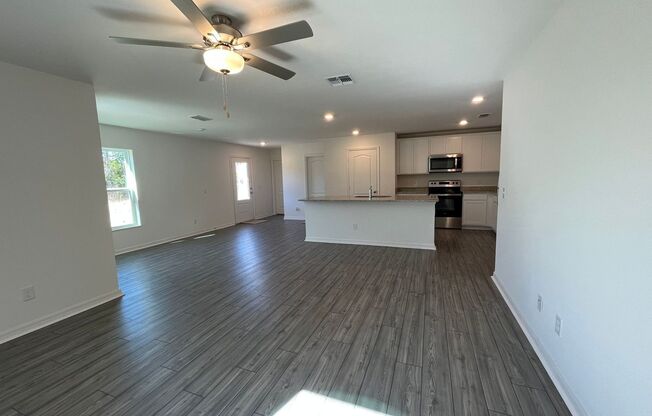 MOVE IN READY! Stunning 3 bed/2.5 bath New Construction!