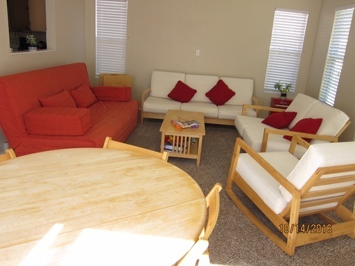 WONDERFUL 3 BEDROOM/2.5 BATHROOM HOME IN TEMECULA! ONLY $3,095/mo!