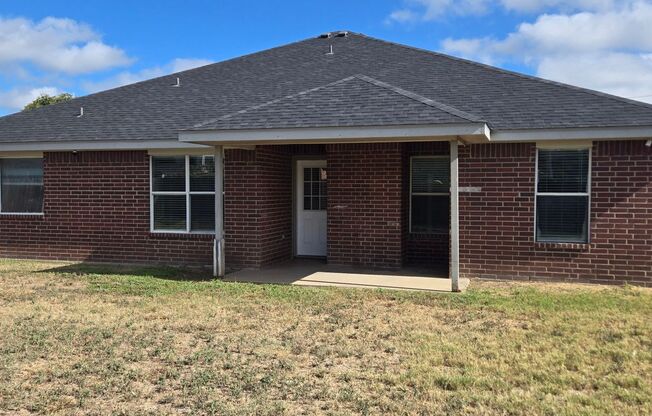 4 beds, 2 baths, $1,795