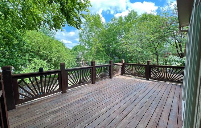 Charming 3-Bedroom Home with Spacious Backyard in Overland Park