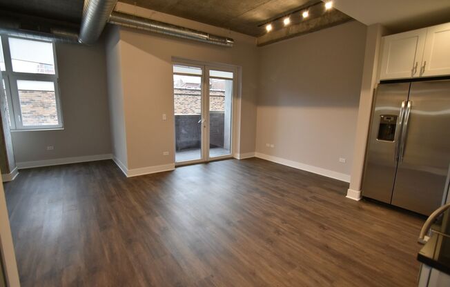 2 beds, 2 baths, 976 sqft, $4,275, Unit 3833-722