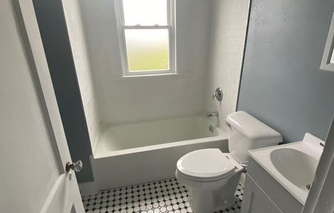 Studio, 1 bath, $575, Unit 104