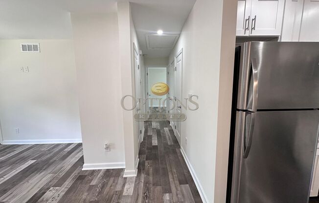 2 beds, 1 bath, 900 sqft, $1,550, Unit Temple Avenue #4