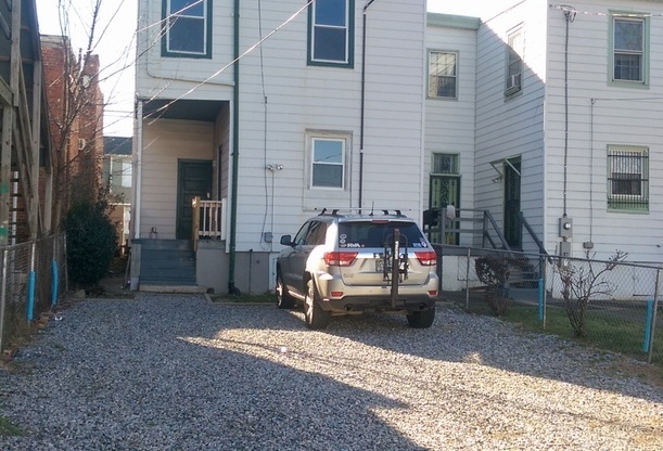 4 BR / 2 BA Home close to VCU, Large kitchen with Washer & Dryer.  Available August 5!