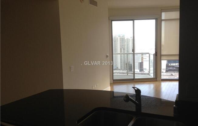 2 beds, 2 baths, $2,400, Unit Unit 3005