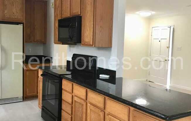 4 beds, 2 baths, $4,100