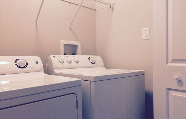 3 beds, 2 baths, 1,100 sqft, $1,800, Unit 814E