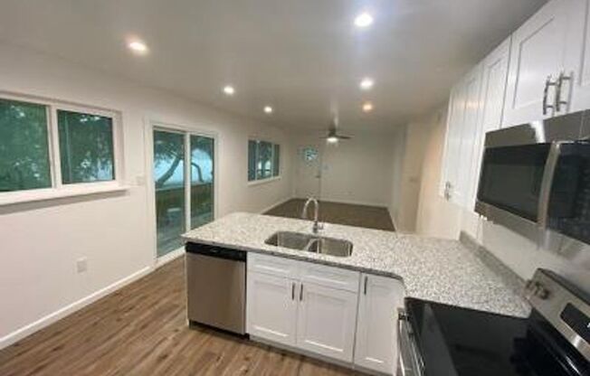 3 beds, 2 baths, $1,800, Unit UNIT B