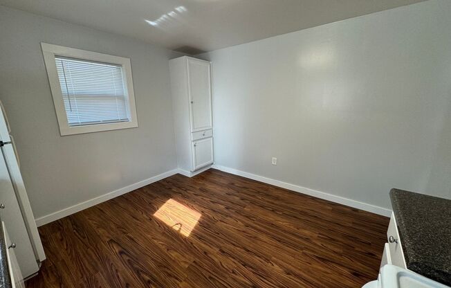 3 beds, 1 bath, $1,200, Unit Apt B