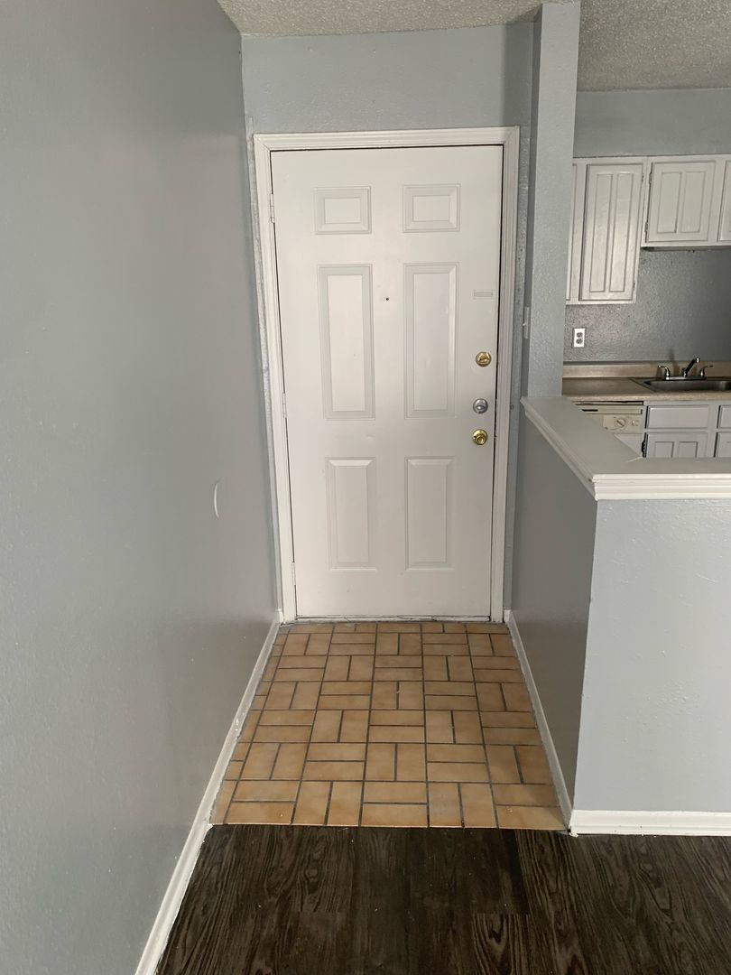 Available Units at 1400 North!!!