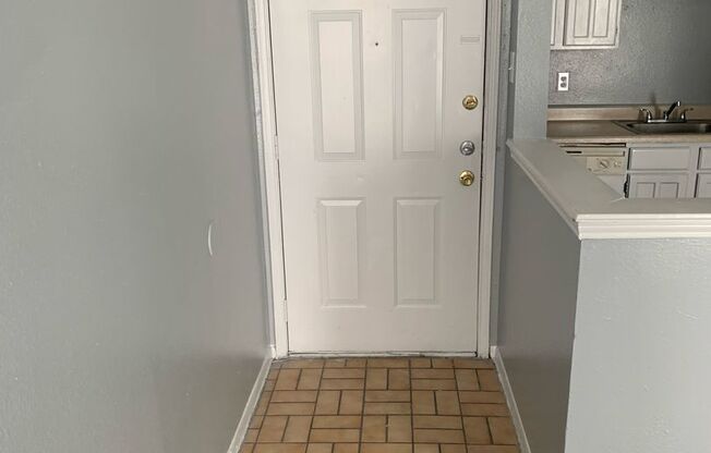 Available Units at 1400 North!!!