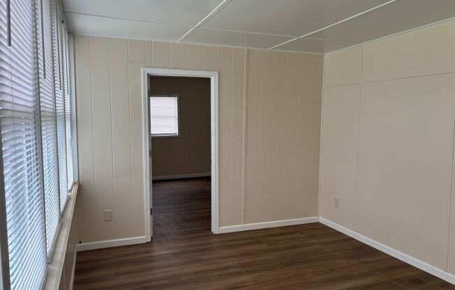 2-3 BED, 1.5 BATH MOBILE HOME LOCATED IN DENTON