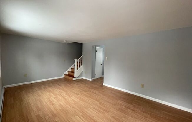 2 beds, 1 bath, $1,250