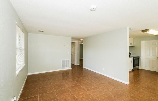 10301 N 17 ST