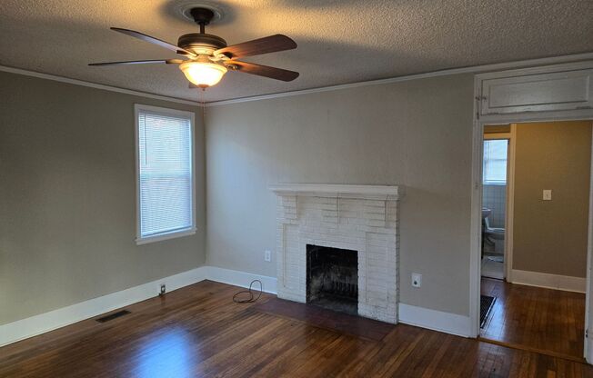 2 beds, 1 bath, $1,150