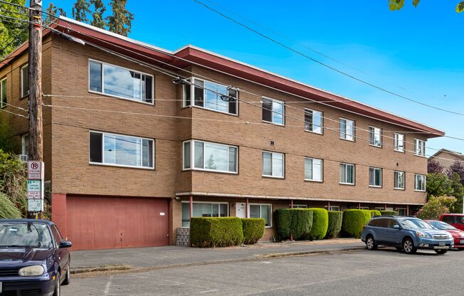 QVUE Queen Vue Court