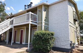 Cute 4-plx in South Austin