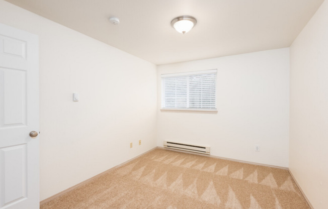 2 beds, 1 bath, 915 sqft, $1,625, Unit 412