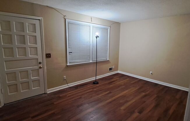 4 beds, 2 baths, $1,595