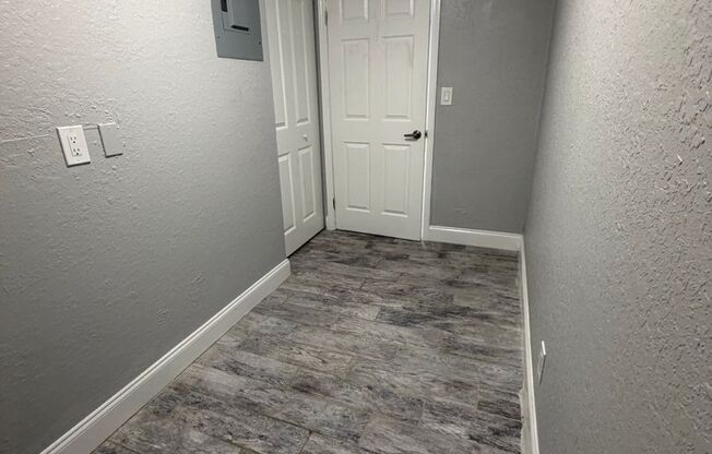 1 bed, 1 bath, 700 sqft, $1,150, Unit Unit 33