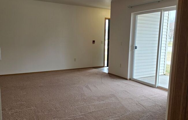 2 beds, 1 bath, 850 sqft, $1,259, Unit PL   7506