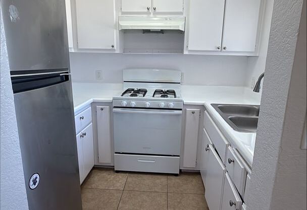 1546 W 145th St