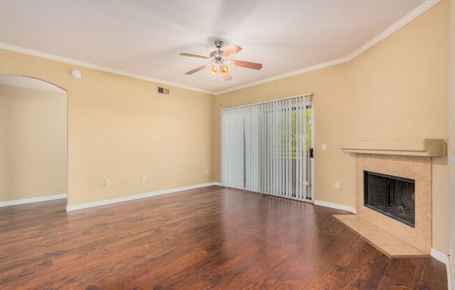 Prime Location off the 202 & Van Buren! Spacious 2 Bed, 2 Bath Home