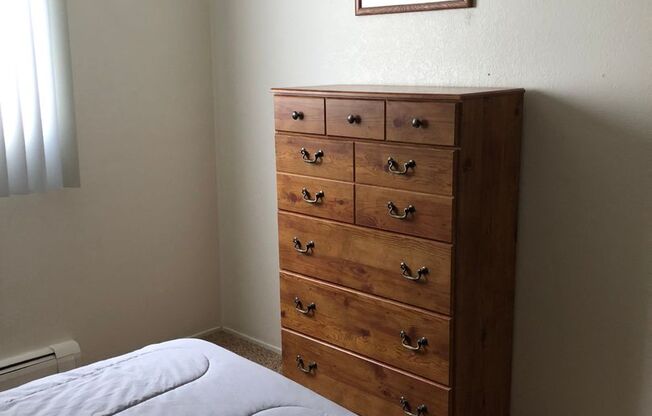 2 beds, 1 bath, 796 sqft, $1,150, Unit 215