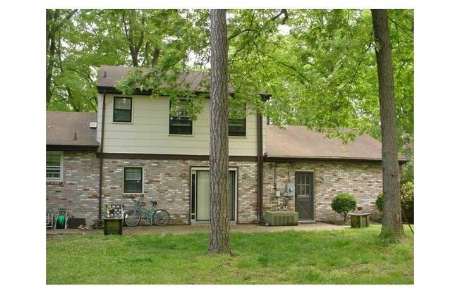 4 beds, 2.5 baths, $2,100