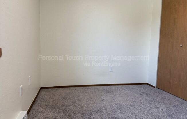 2 beds, 1 bath, 850 sqft, $825, Unit 36