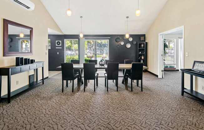 Hunt Club clubhouse dining seating