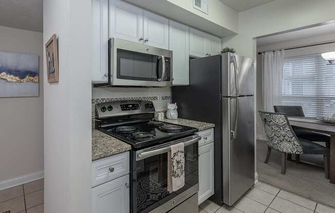 Kitchen appliances at Harpers Point Apartments, Cincinnati, OH, 45249