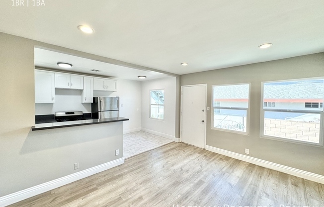 641 N SERRANO AVE