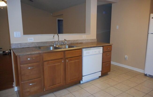 3 beds, 2 baths, $1,900