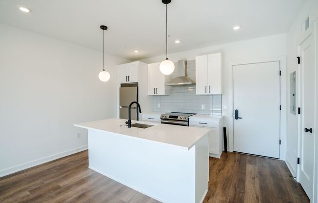 1 bed, 1 bath, 675 sqft, $1,425, Unit 405