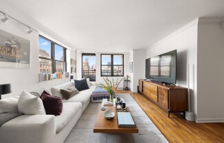 222 W 14 ST
