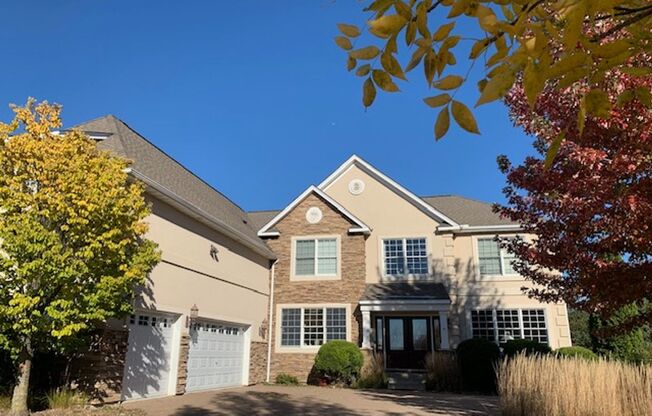 Stunning fully furnished four-bedroom, four-bath home in Shakopee/Prior Lake!