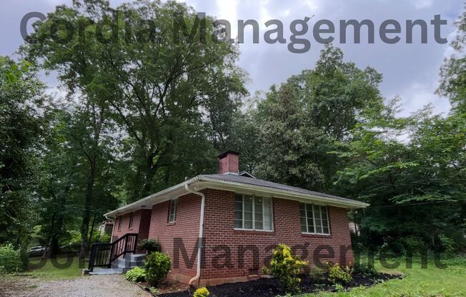 2 Bedroom For Rent in Decatur - Gorgeous Hardwood Floors - Pet Friendly