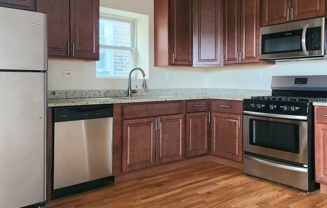504 W 32nd St