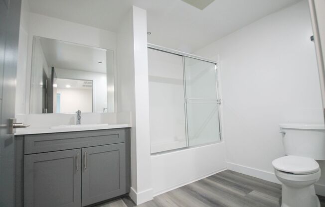 1 bed, 1 bath, 850 sqft, $2,562.08, Unit 301