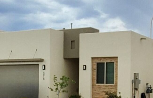 5018 Kenner Way – Stunning Modern Rental in Prime Las Cruces Location!